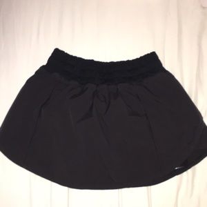 Lululemon size 2 skirt